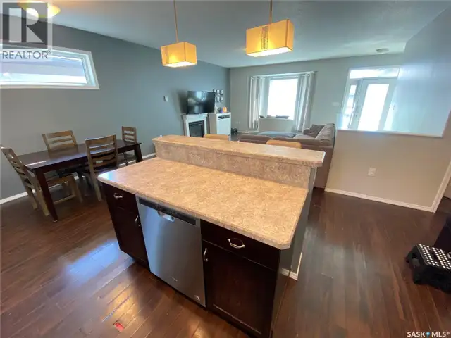 703 Barber CRESCENT Weyburn, Saskatchewan in Houses for Sale in Regina - Image 5