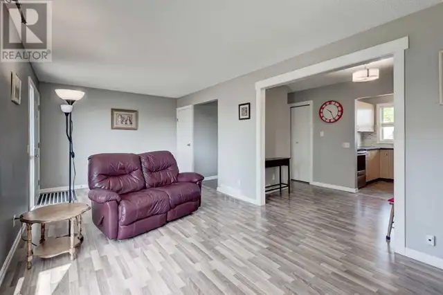 43, 5425 Pensacola Crescent SE Calgary, Alberta62864758598147121