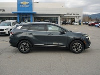 2025 Kia Sportage LX FWD Practical, efficient, and ready for everyday driving this 2025 Kia Sportage... (image 3)