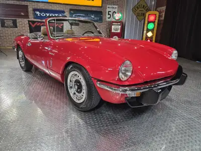 Superbe Triumph Spitfire 4 1973 Roadster Moteur 4 cylindres 1500 CC Manuel 4 vitesses plus Overdrive...