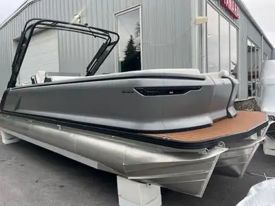 Bay Marine Sales 3 LEFT AT THIS PRICE SAVE $45,000. 2025 Manitou Explore 26 Switchback With Trifold...