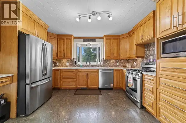 10 Railway Avenue N Rosalind, Alberta in Houses for Sale in Strathcona County - Image 12