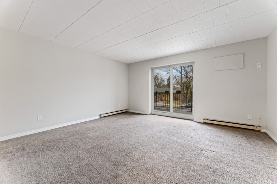 Sun Ray Manor Apartments - 1 Bedroom, 1 Bath A Apartment for Ren 5