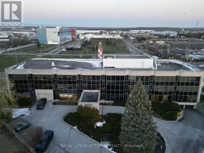 A move-in ready office condo in a prominent, high-traffic location at the intersection of St Laurent...