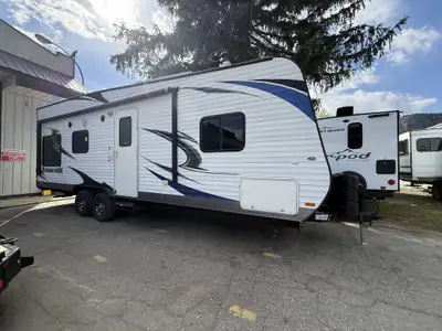 Welcome to Rock Island RV Fully Loaded Toy Hauler Adventure Ready!This spacious, well-maintained toy...