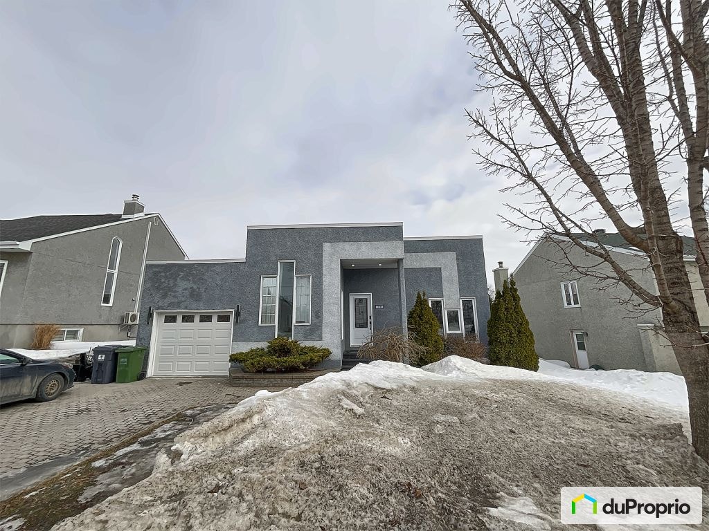 $849,900 - Bungalow for sale in Boisbriand — photo 1