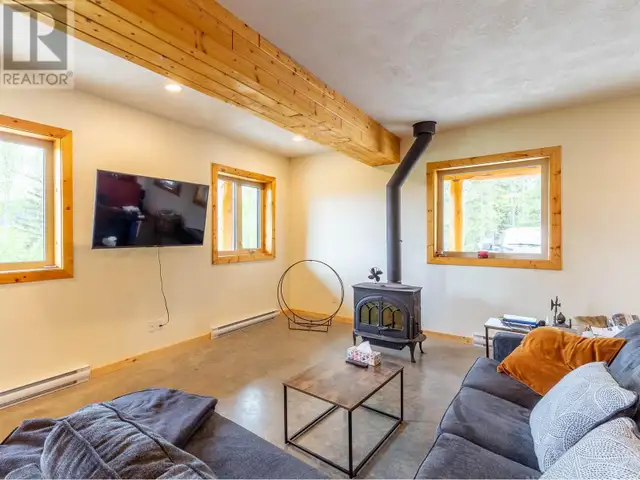 585 16 HIGHWAY Smithers, British Columbia in Houses for Sale in Smithers - Image 23
