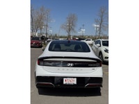 This ONE OWNER ACCIDENT FREE LOW KM Hyundai Sonata TREND comes fully loaded with a responsive and fu... (image 6)