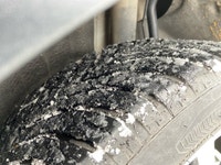 This Nissan Kicks has a dependable Regular Unleaded I-4 1.6 L/98 engine powering this Variable trans... (image 7)
