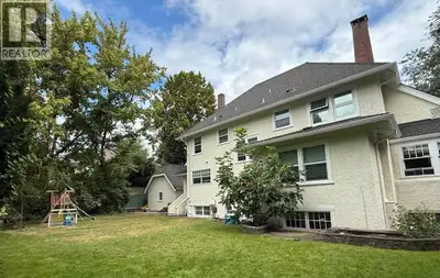 A rare opportunity to live in one of Vancouver´s most prestigious and established residential neighb...