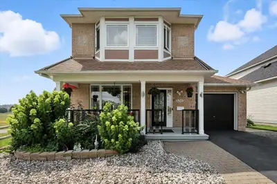 Welcome to 636 Aquaview Drive - a well maintained 3 bedroom, 3 bathroom family home right next to Po...