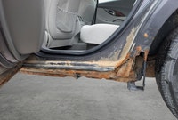 This AS-IS trade includes: Remote Keyless Entry Power Drivers Seat 8" Screen w/ AM/FM/CD Cruise Cont... (image 4)