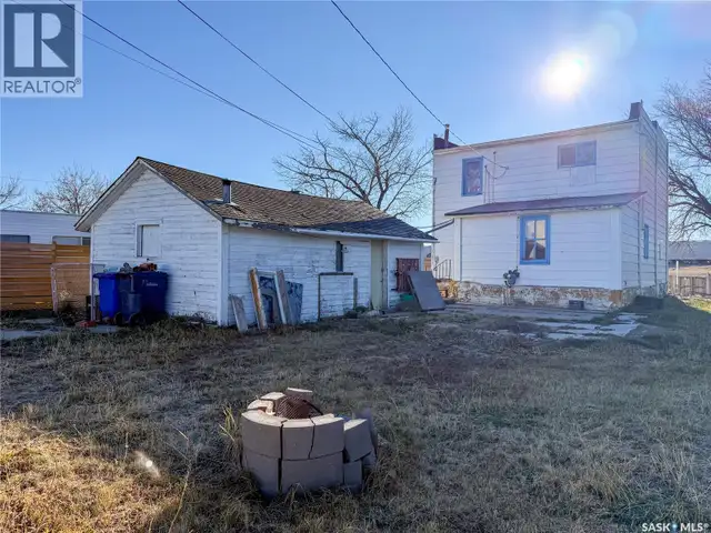 121 1st AVENUE W Shaunavon, Saskatchewan in Houses for Sale in Swift Current - Image 41