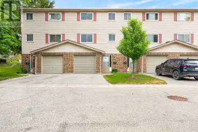 Freshly Painted and Move in ready! Perfect for first time homebuyers or investors looking to add a l...