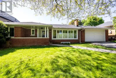 23 ROTHMERE DRIVE Toronto (Lawrence Park North), Ontario