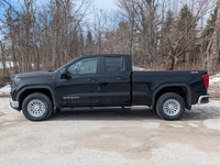 5.3L V8 engine for powerful performance | 4x4 drive for superior traction | Advanced safety features... (image 5)