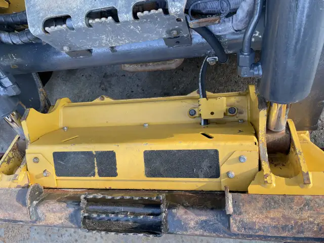 2020 DEERE 333G SKIDSTEER in Heavy Equipment in Calgary - Image 10