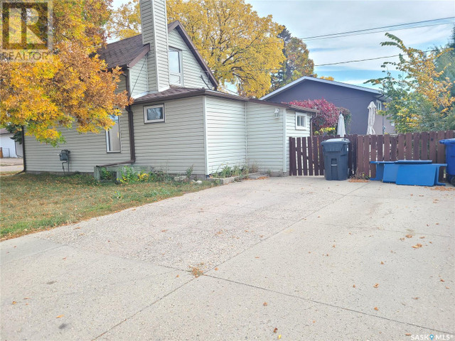 239 10th STREET N Weyburn, Saskatchewan in Houses for Sale in Regina - Image 3