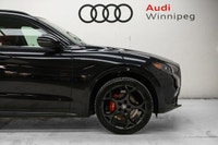 Local trade with only 3,948 KM!!! This Alfa Romeo Stelvio delivers a Intercooled Turbo Premium Unlea... (image 4)