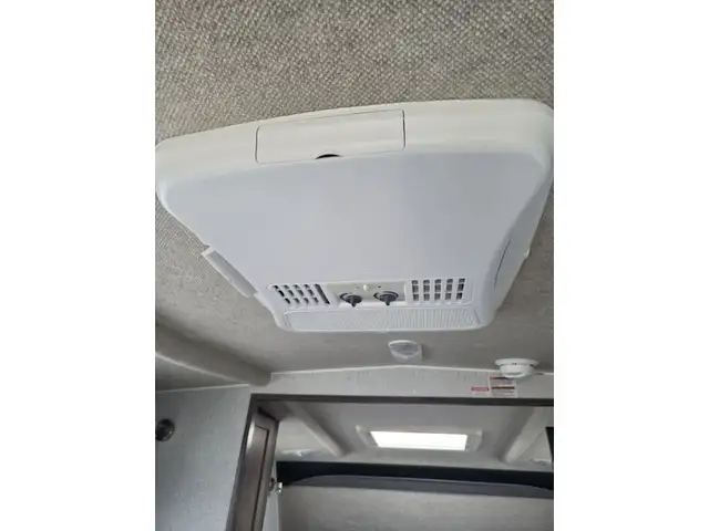 2026 Northern Lite Limited Edition 8-11EXLEDB Face-to-Face Dinet in Travel Trailers & Campers in Penticton - Image 20