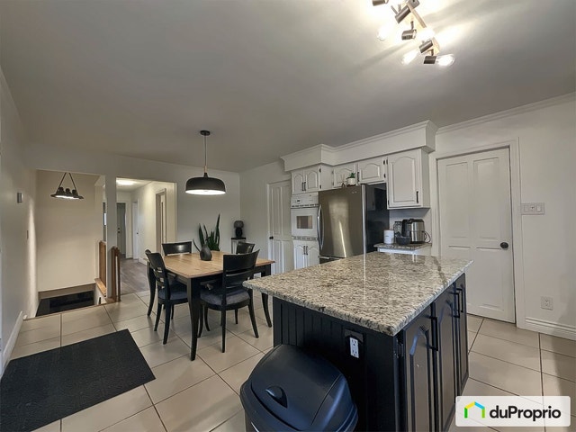 $899,000 - Duplex for sale in Longueuil (Vieux-Longueuil) — photo 3