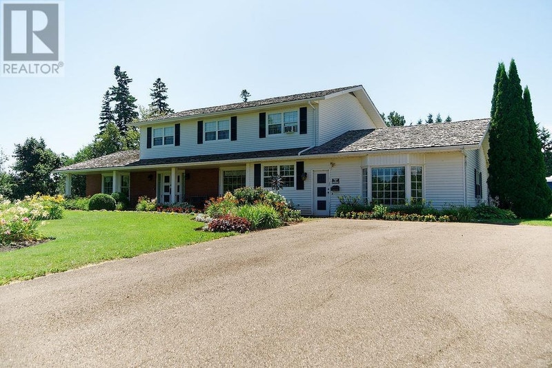 262 MOLYNEAUX Road Warren Grove, Prince Edward Island Houses for Sale