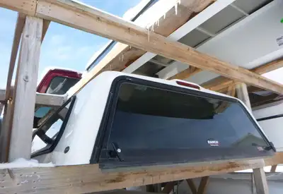 GMC Sierra 2007 - 2013 GMC Sierra 6'5 8624 White Ranch Truck Cap This unit is in good condition and...