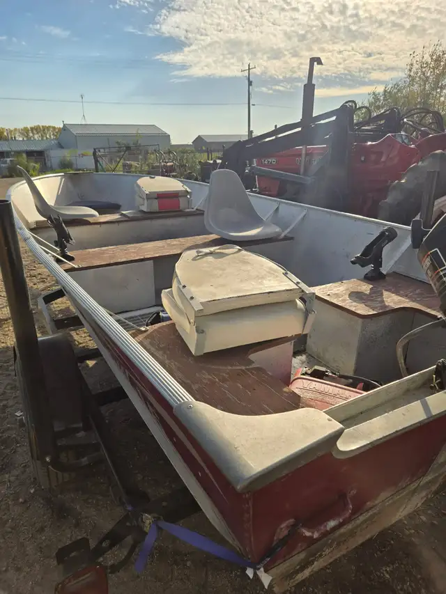 16' Lund Aluminum boat with 25hp Merc in Powerboats & Motorboats in Prince Albert - Image 6