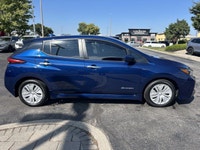 This 2018 Nissan LEAF S hatchback is ready to electrify your daily commute. Boasting a vibrant Deep... (image 3)