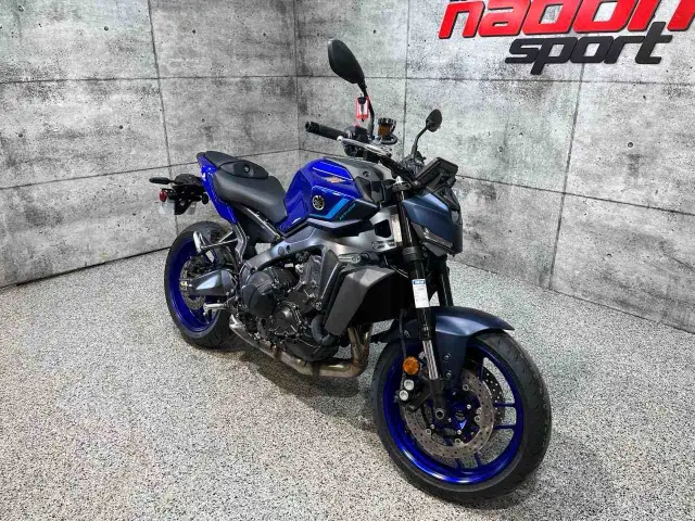 2025 YAMAHA MT-09 in Sport Touring in Laval / North Shore - Image 4