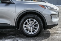 Ford Escape SE AWD * Groupe Électrique * Climatisation * Bluetooth * Regulateur de Vitesse * Camera... (image 9)