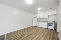 Amenities: Balconies • Affordable Parking • In-suite Storage Suite & Building: Spacious and newly re... (image 4)