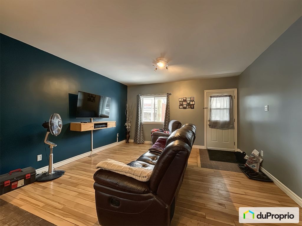 $429,900 - Bungalow for sale in Longueuil (St-Hubert) — photo 3