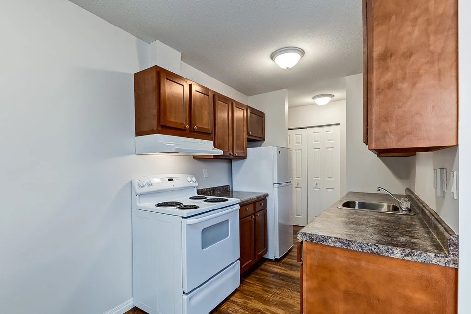 Modern Apartments with Air Conditioning - Willow Creek Apartment 4