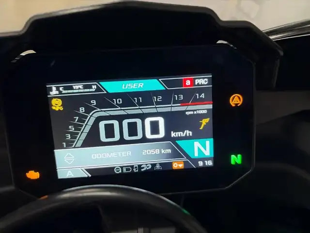 2024 Aprilia RSV4 in Sport Bikes in Drummondville - Image 14
