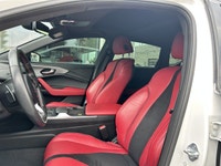 Leather interior, all wheel drive, no accidents, only 1 previous owner, backup camera, tinted window... (image 9)