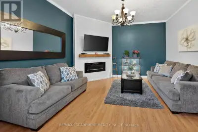 LEGAL DUPLEX | MULTI-GENERATIONAL LIVING | PRIME GRIMSBY LOCATION...Rare opportunity to own a spacio...