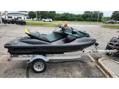 2023 Sea-Doo PWC RXP CARBON 300 AUD BE IBR 23 2023 SEADOO RXP X 300 APEX. EXCELLENT CONDITION, AUDIO...