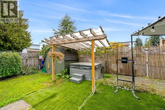 1883 & 1885 England Ave Courtenay, British Columbia in Houses for Sale in Comox / Courtenay / Cumberland - Image 28