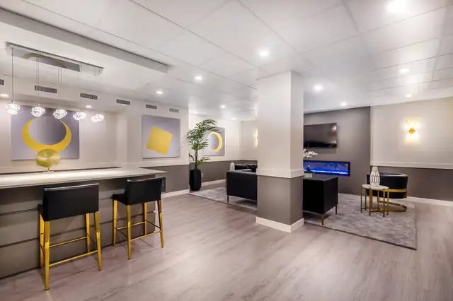 Studio - 9820 104 St. NW63009270079363123