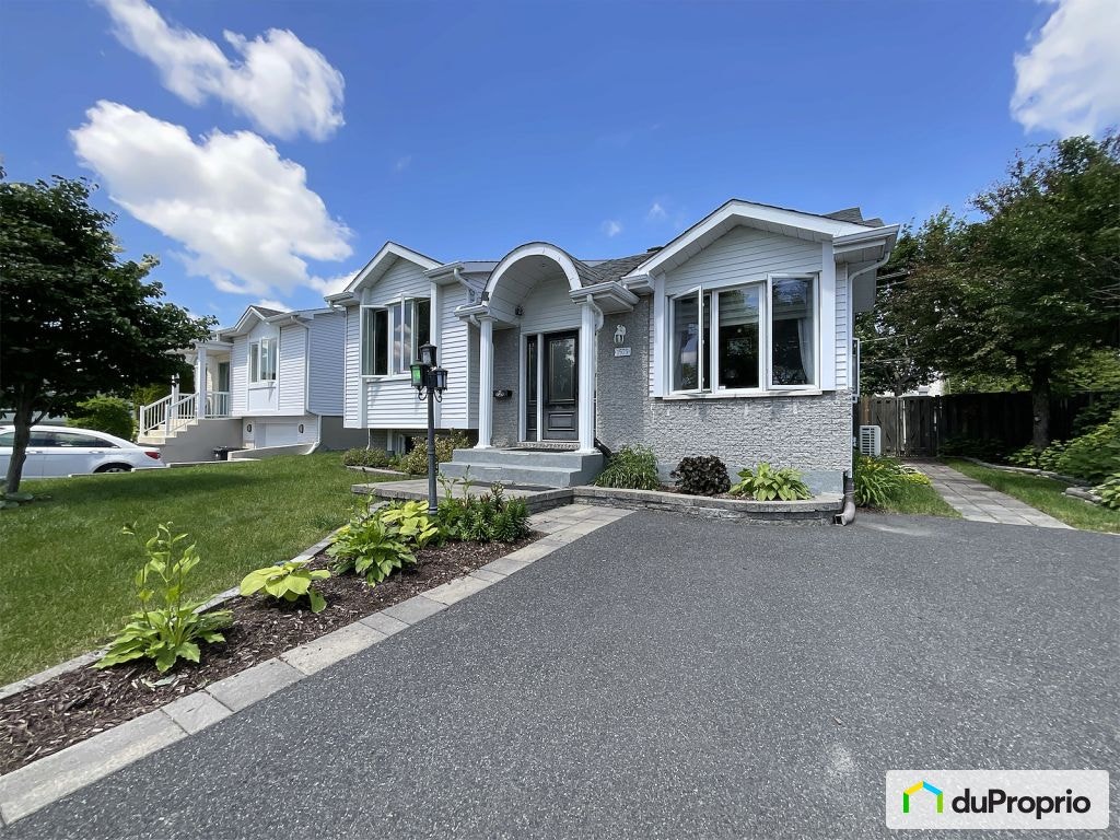 $719,000 - Bungalow for sale in Ste-Julie — photo 1