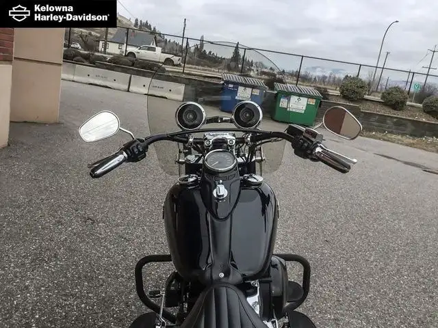 2017 Harley-Davidson FLS - Softail Slim in Street, Cruisers & Choppers in Kelowna - Image 15
