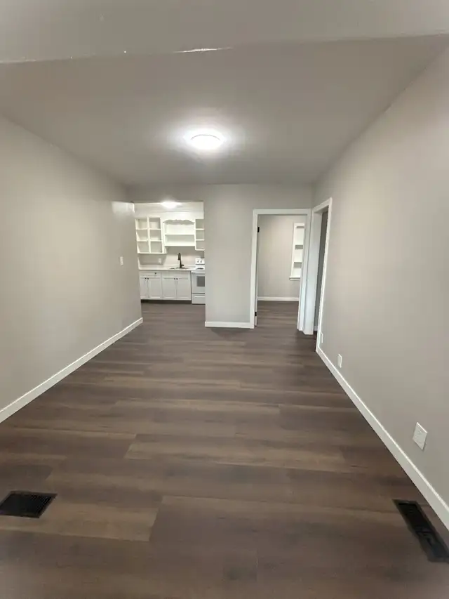 Newly Renovated 1 Bedroom Apartments Available | 721 Devine St in Long Term Rentals in Sarnia - Image 4