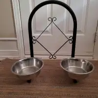 Elevated Dual Dog Feeding Station