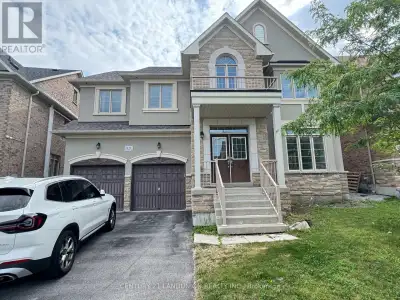 Fabulous and Spacious Open-Concept Home Nestled In The High-Demand Stonehaven (Copper Hills) Communi...