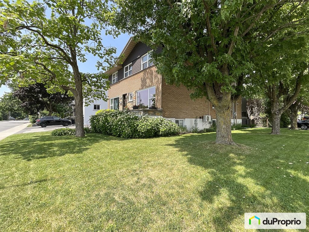 $1,175,000 - Quadruplex for sale in Longueuil (Vieux-Longueuil) — photo 2