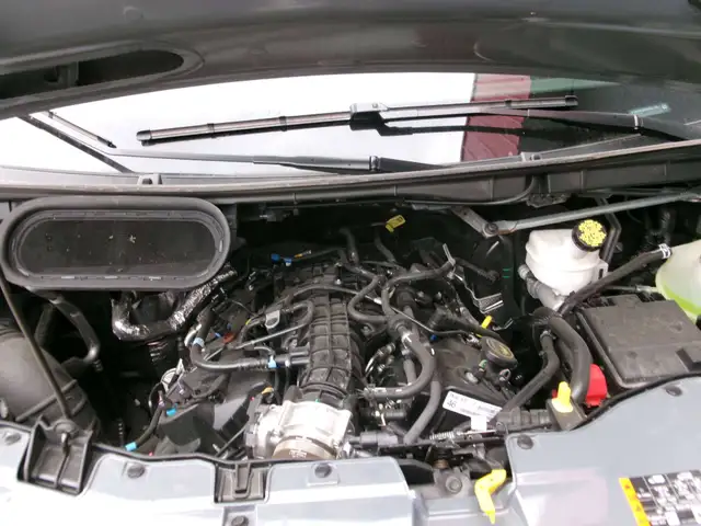 2025 Ford Transit Passenger Wagon 15 Passenger, Mid Roof, AWD, L in Cars & Trucks in Swift Current - Image 49