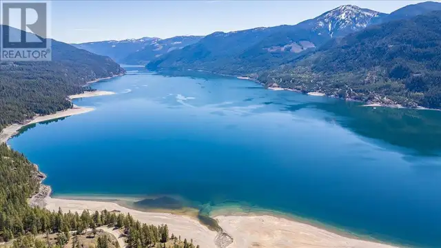 7465 Broadwater Road Castlegar, British Columbia in Houses for Sale in Nelson - Image 15