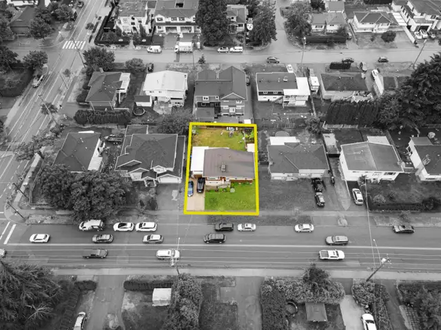 8225 112 STREET Delta, British Columbia in Houses for Sale in Richmond - Image 4