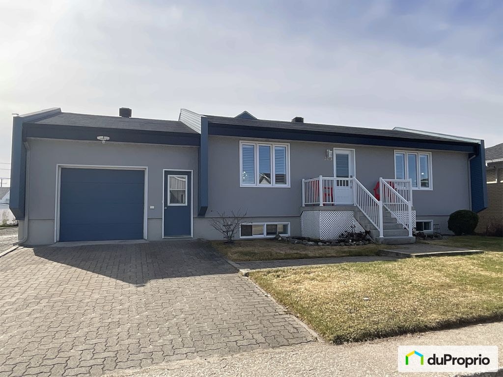 $425,000 - Bungalow for sale in Dolbeau-Mistassini — photo 1